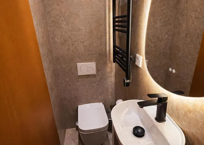 Modern Seaside Steps To The * ペリヴォリア