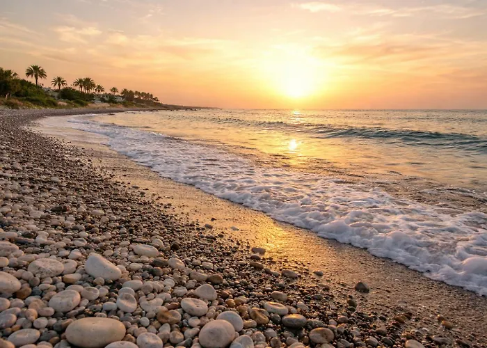 Modern Seaside Steps To The * ペリヴォリア